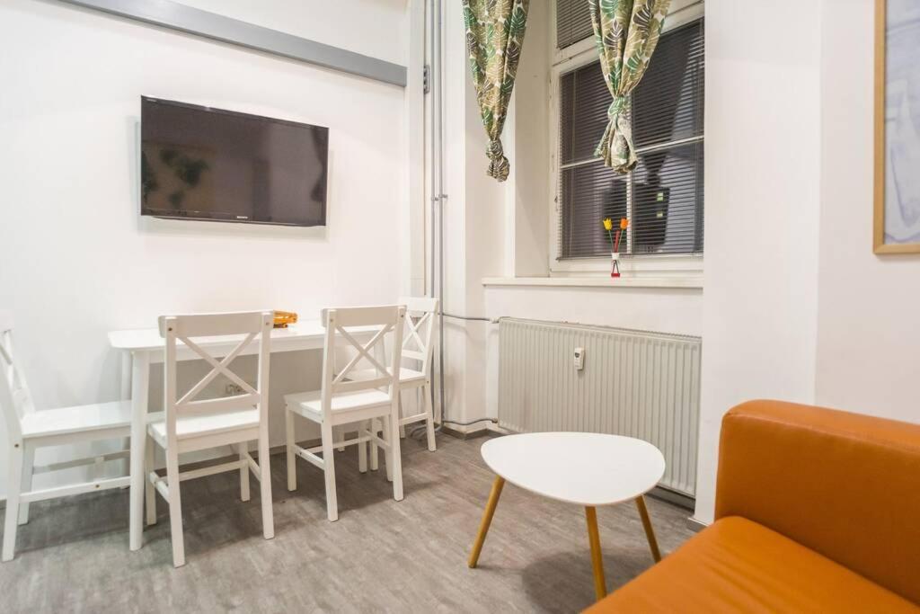 Apartma N'Poznam Tobacna Ljubljana Exterior photo